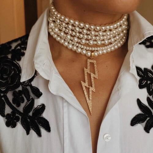Gulcedereli Chokers On The Neck