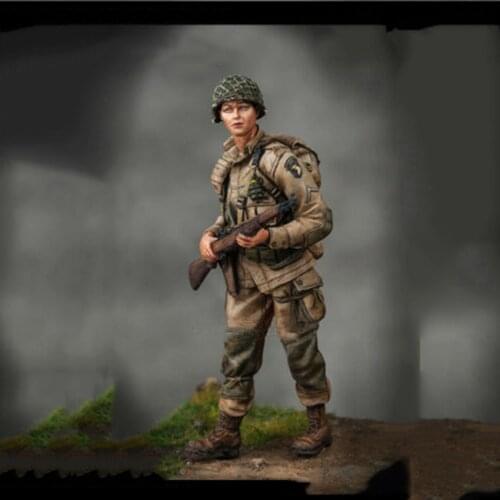 New Unassembled 1/24 modern man officer stand (NO BASE ) Resin Figure Unpainted Model Kit