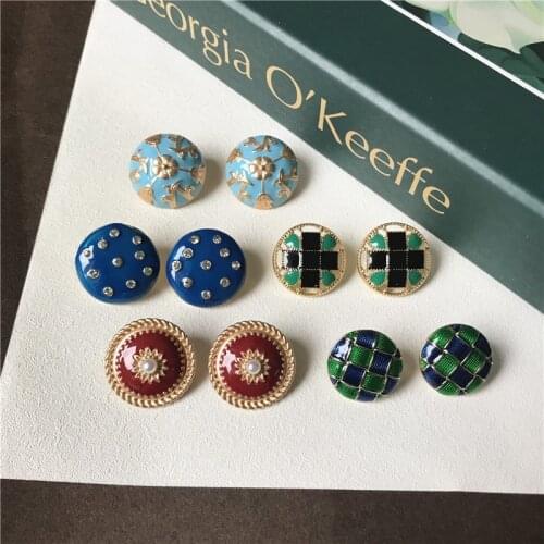 HUANZHI 2020 New Colorful Enamel Metal Hollow Out Pearl Zircon Flowers Round Elegant Earrings for Women Party Banquet Jewelry