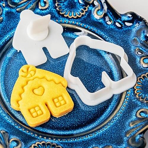 Food Grade Plastic Christmas Mold Gingerbread Christmas House Cookie Cutter Press Stamp Mold Fondant Cake Decorating Tools