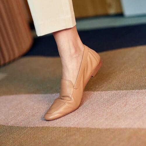 2020 Women Cow Leather flats Spring/Autumn footwear Pointed toe flats Shoes Outdoor Casual Genuine Leather slip on Lady shoes