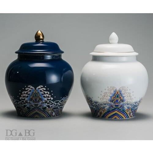Ashes Urn White Porcelain Enamels Colored Ash Urn Relief Painting Golden Wire Major Generaloberst Helmets Urns