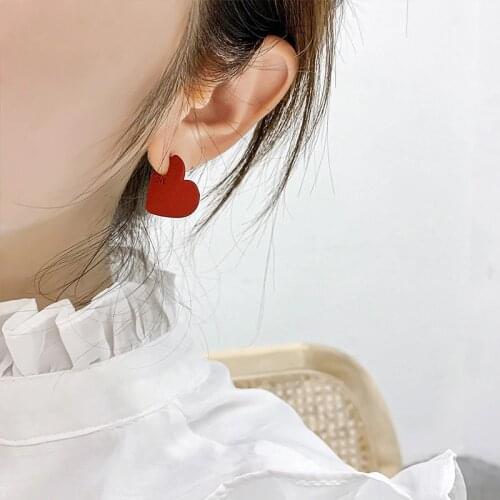 Vintage Heart Shape Stud Earrings 2020 New Fashion Red Color Love Heart Statement Small Earrings for Women Wedding Jewelry Gift