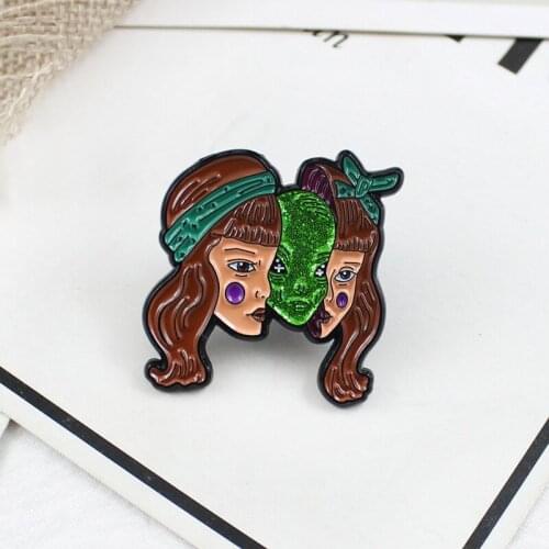 Trendy Fashion Personality Badge Green Zombie Mask Split Long Hair Girl Avatar Creative Styling Brooch Women Jewelry Gift