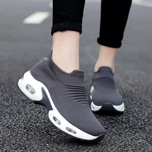 2021 Women Sneakers Slip on Summer Plus Size New Breathable Mesh Solid Walking Shoes Lightweight Sports Casual Vulcanized Shoes