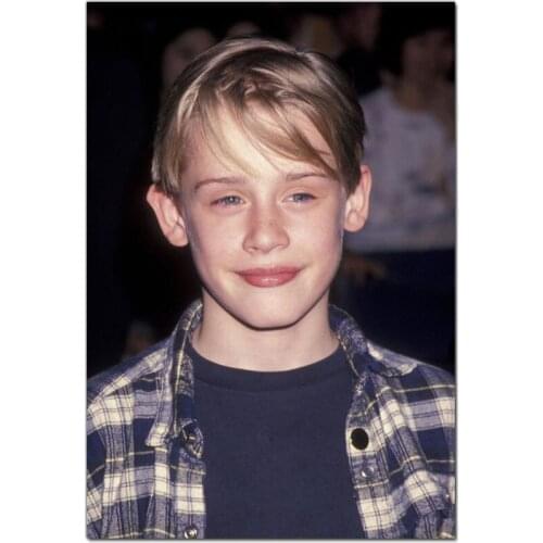 Custom Hot Sale Macaulay Culkin Actor Singer Poster Home Decoration Fashion Canvas Material Wall Poster 20x30cm,27x40cm,30x45cm