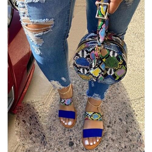 2020 Summer New Womens Bag Fashion Snake Pattern Round Bag Portable Casual Platform Small Bag Match