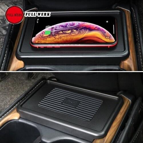 10w Qi Car Phone Wireless Charger for Honda CRV CR-V 17-20 Fast Charging Holder Plate Support Stand Interior Accessories