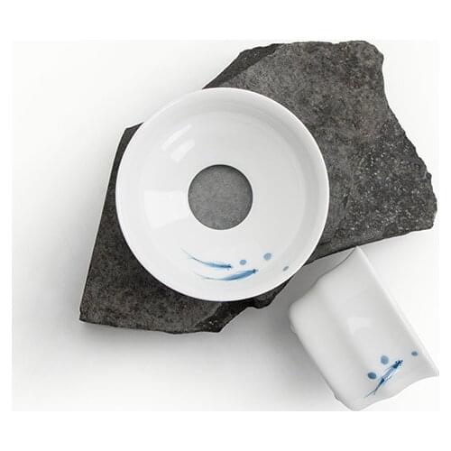 Hand-Painted Tea Strainer Kung Fu Tea Ceremony Tea Filter Ceramic Whiteware Glazed Small Fish White Mesh Filter Screen with Base