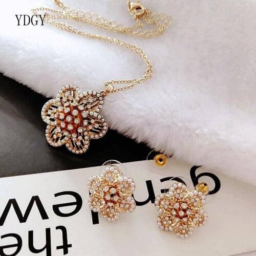 YDGY Fashion Pearl Flower Clavicle Chain Simple Temperament Girl Style Ear Nail Ear Jewelry