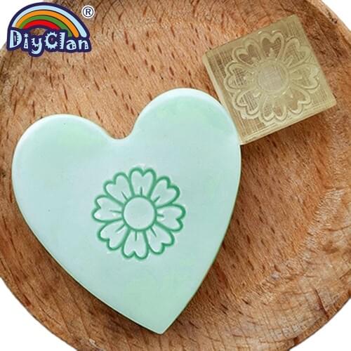 Acrylic resin chapte DIY handmade Resin Chrysanthemum soap stamp chapter mini diy patterns Z0052HD