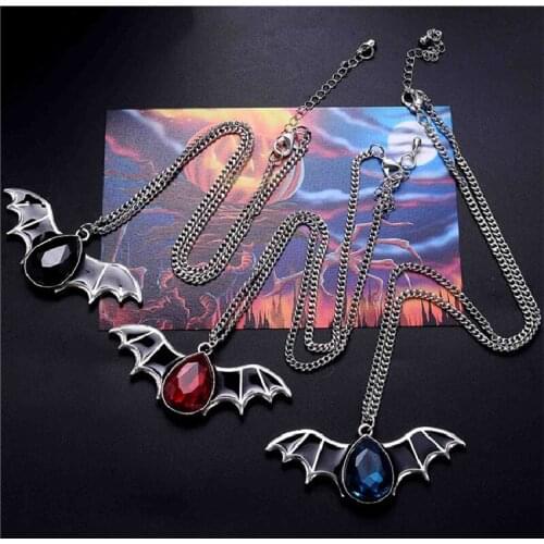 New Dripping Bat Alloy Necklace Gothic Vampire Ruby Pendant HalLoween Necklace