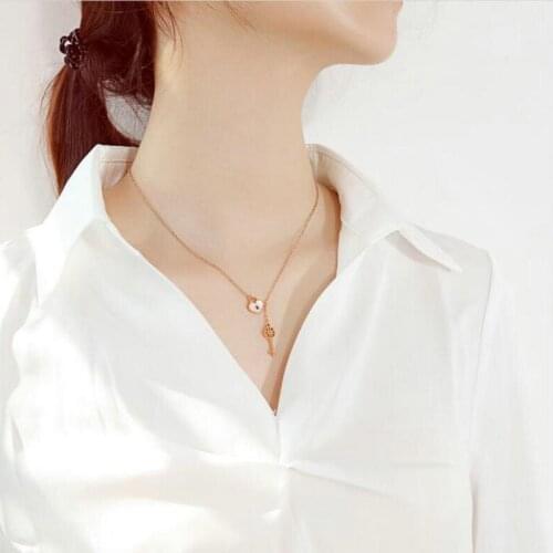 Womens stainless steel pendant fashion love pendant clavicle chain pendant