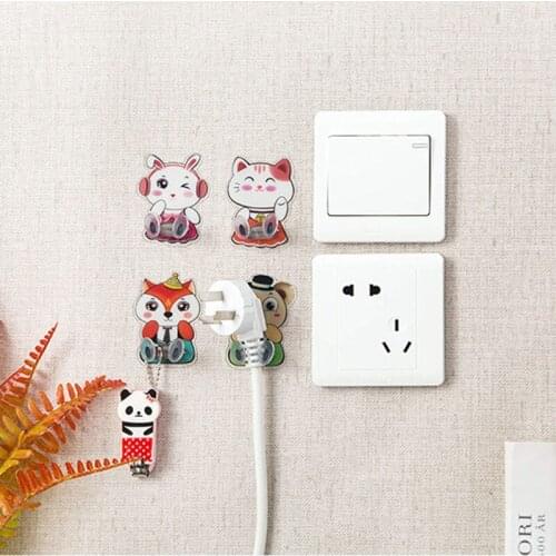 1pcs Animal Cartoon New Practical Gum Hooks Plug Hooks for Household Usage Colors Random