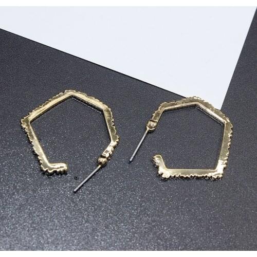 New style metal earrings in summer 2020 retro fashionable Earrings European and American womens net red Earrings