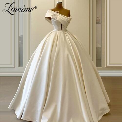 Elegant Satin Dubai Wedding Dresses 2020 Custom Made A-Line Wedding Gowns Crystals Bride Dresses Turkish Dubai Bridal Gowns