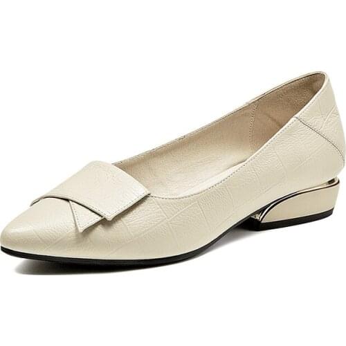 Shallow Mouth Single Shoes Womens Flat Leather Womens 2019 Spring Summer Pointed Low-heeled Thick Small Leather Shoes Women