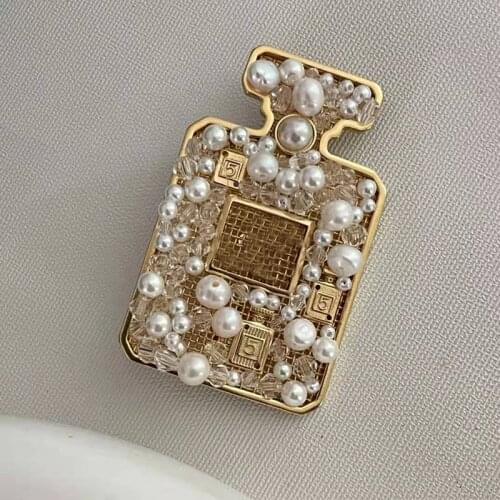 2020 New Hot Brand Fashion Jewelry Pearl Perfume Bottles Brooches Fashion Party C Name Stamp Vintage Gold Brooches