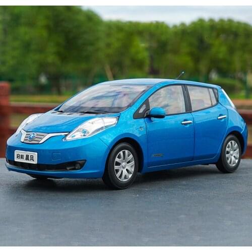 Diecast 1:18 Dongfeng Nissan Venucia E30 New Energy Electric Vehicle Alloy Car Model Collection Souvenir Ornaments Display