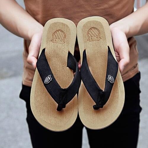 2021 Hot Fashion Summer Massage Slippers Men Flip Flops Light Soft Casual Slides Men Outdoor Non Slip Beach Indoor Slippers Men