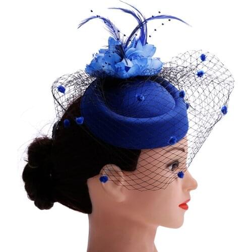 Fascinator with Feathers and Veiling ladies day Wedding Bridal Party Wedding Brides Hair accessories bride headdress