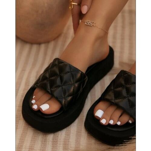 2021 summer new fashion sexy roman style round toe open toe rhombus solid color mid-heel outdoor womens slippers