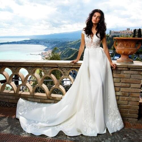 Scoop Neckline A-line Royal Organza Wedding Dress with Lace Applique Front Slit Skirt Bridal Gown vestido de novia corto