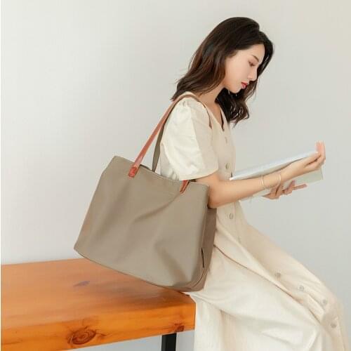 2021 New Womens Single Shoulder Handbag Canvas Casual Simple Large Capacity Nylon Oxford Fashion Leather Stitching Tote Bag