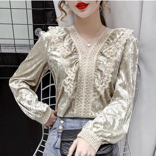Western style hollow lace shirt 2021 spring and autumn new fashion casual bottoming shirt V-neck long-sleeved velvet top