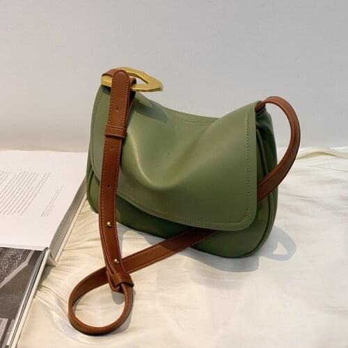 Flip large capacity shoulder bag female 2021 new trendy fashion niche design soft leather messenger bag