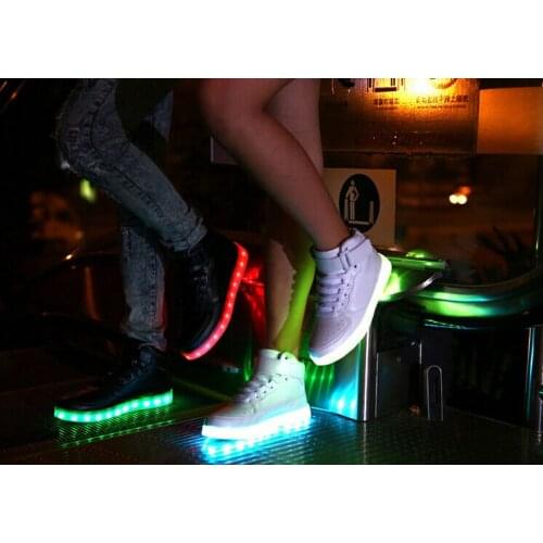 Women Men LED Shoes Breathable Seven Colorful Luminescent Shoes Charged Night Glowing Sneakers Party Glow Props