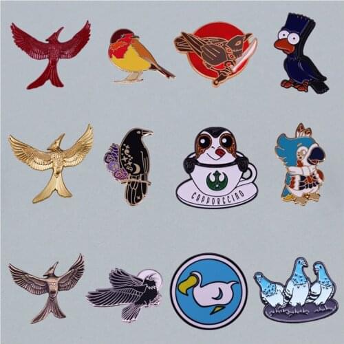 The Hunger Games Retro Eagle Brooch Interesting Metal Enamel Badge Childrens Fashion Gift Given Friends And Fans Gifts