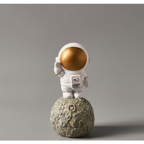 Nordic Resin Creative Astronaut Sculpture Figurine Store Craft Desk Home Decoration Accessories Modern Birthday Gift Cartoon M55