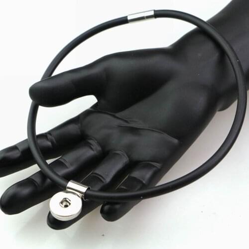 High Quality Men Black Real Genuine Leather Magnetic Clasp Necklaces 18 Snap Buttons Metal Charm Pendants Necklace Jewelry