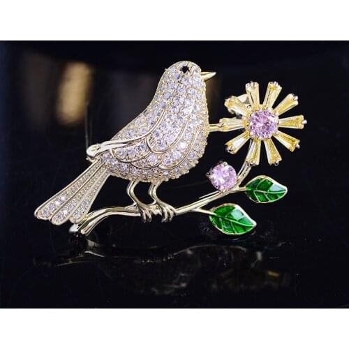 Lovely Magpie Bird Brooches for Women Girl Dress Coat Creative Rotatable Flower Broach Pins Animal Broche Pin Christmas Gift