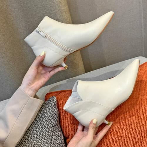 2020 Winter Women Leather Boots 34-40 Low Heel Pointed Toe Zipper Solid Black White Fur Warm Lining Female Ankle Boots