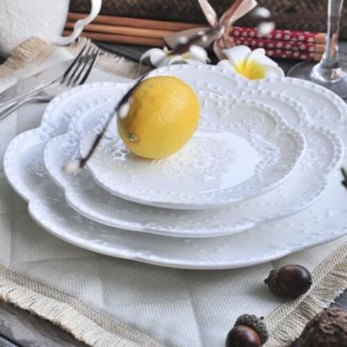 European Embossed Steak Plates 3pcs Round Ceramic Western Dinner Plate Wedding Home Decoration Flat Dish Cake Tray Snack Plate