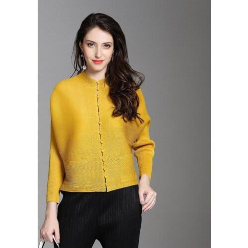 The New Spring/Summer 2021 Miyake Clothes Are Still Pleated With A Row Of Button Cardigan Loose Large Size Pleated Sunblock Top