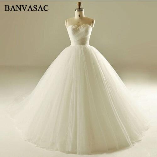 BANVASAC 2017 New Elegant Pleat Strapless Wedding Dresses Sleeveless Draped Luxury Court Train Satin Lace Bridal Ball Gowns