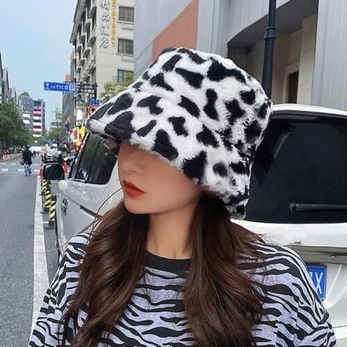 Fashion Winter Spring Faux Fur Bucket Hats for Women Girl Cow Print Plush Velvet Warm Panama Solid Fisherman Hats Vacation Cap