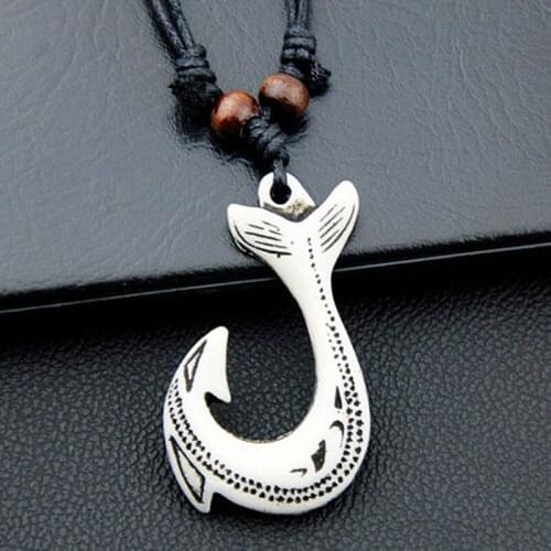 Tribal Imitation Bone Carved NZ Maori Fish Hook Pendant Necklace Amulet MN377