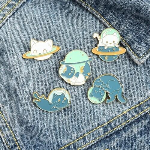 Cartoon Cute Animal Cat Enamel Brooch Universe Planet Space Kitten Alloy Pin Badge Clothes Bag Accessories Woman Jewelry Gift