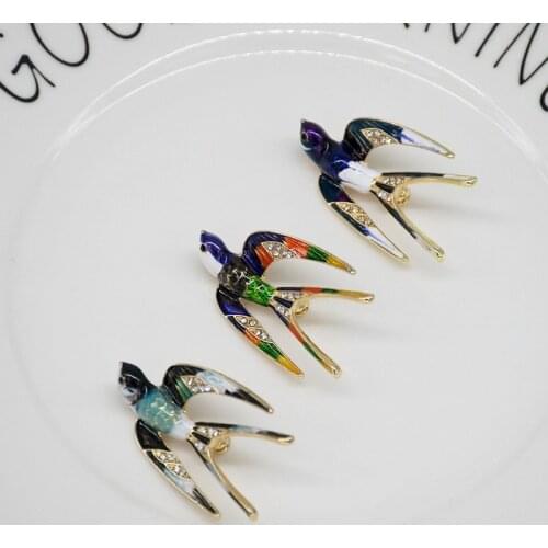 New Creativity Retro Swallow Brooch Enamel Crystal Drop Oil Animal Ornaments Fashion New Hot