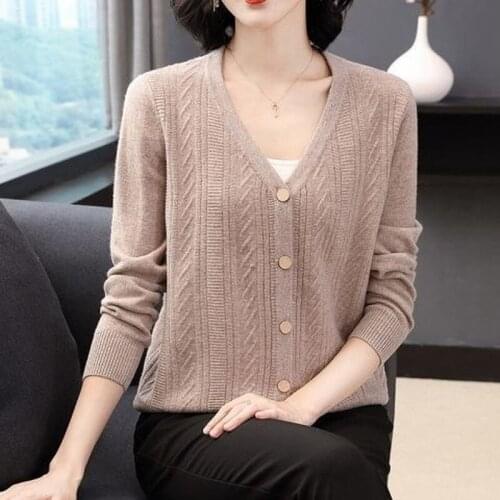 Cardigan womens short knit top with 2021 autumn and winter new fashion loose solid color long-sleeved v-neck sweater women