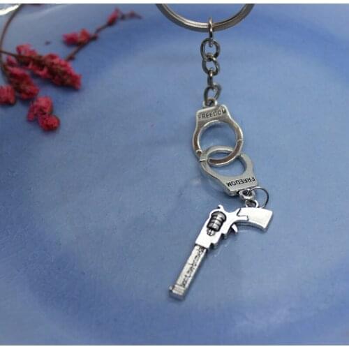 Antiqued Silver Plated Zinc Alloy Gun Handcuffs Keychains DIY Creative Fashion Simple Style Key Chain For Bags Car Key Decor