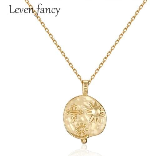 Leven Fancy Irregular Cosmos Planet Sun Pendant Female Ins Simple Student Necklace for Girls Prom Jewelry Gift 2020 Wholesale