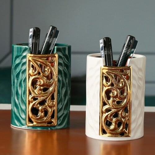 Simple Art Retro Ceramic Pen Holder Luxury White Tissue Box European Style Desktop Decoration High-end Green Ashtray with Cover