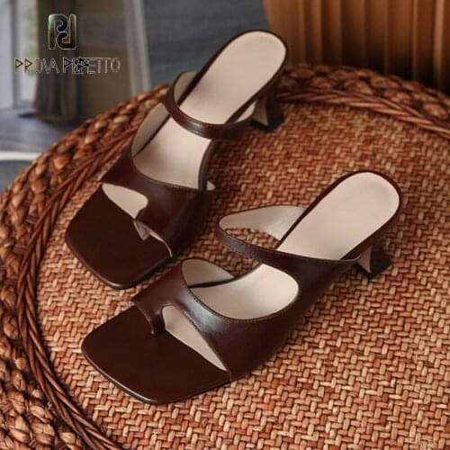 Retro brown black leather flip flops summer new style thick heel fashion trend Roman high heel sandals and slippers