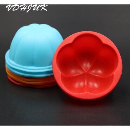 2017 Muffin Cups 7cm Temperature Silicone petals Shape Cakes Molds Bread Mousse Jelly Chocolate Pudding Moulds