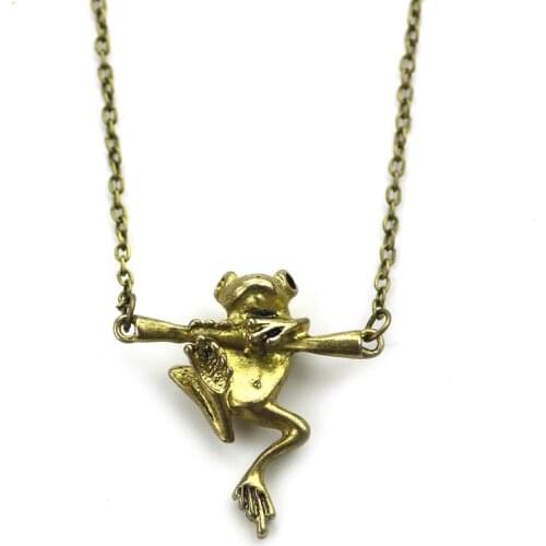 Vintage Gold Silver Pretty Animal Necklace Vintage 3D Realistic Baby Frog on a Branch Pendants Chokers Gifts for Women Girls